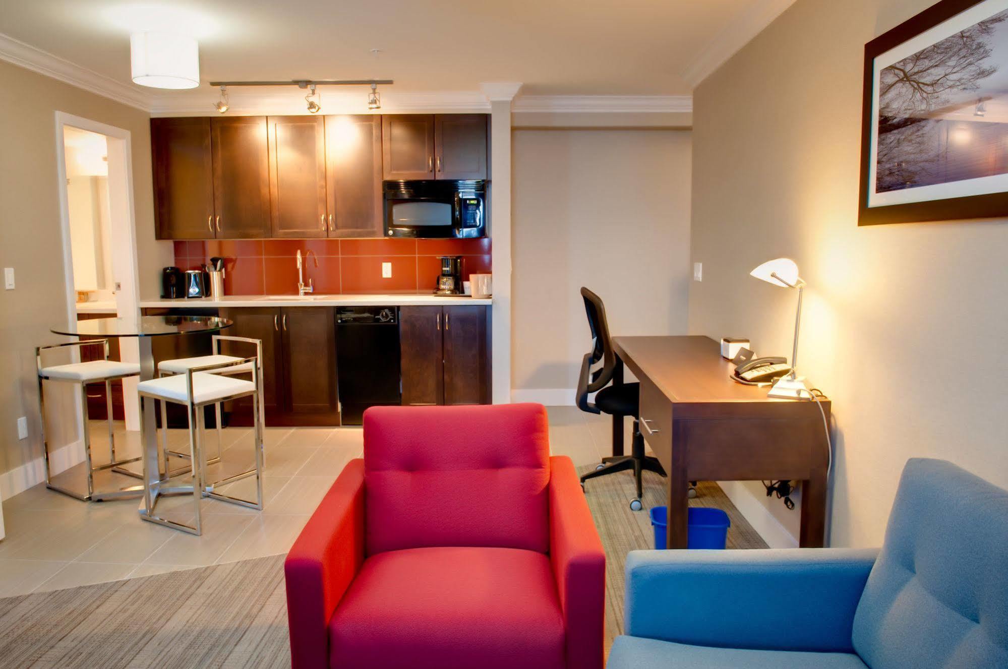 Sandman Hotel And Suites Abbotsford Exteriör bild